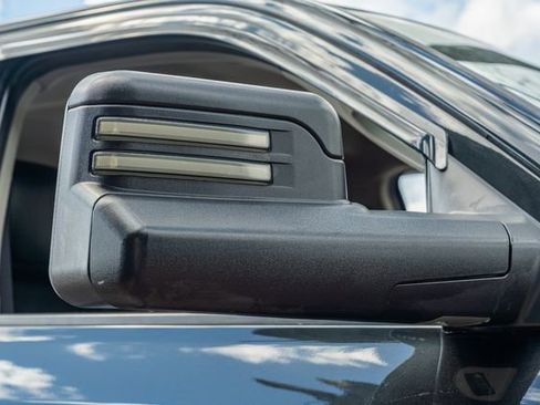 Used 2016 RAM 1500 Laramie w/ Convenience Group image 12