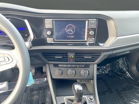 Used 2023 Volkswagen Jetta S image 7