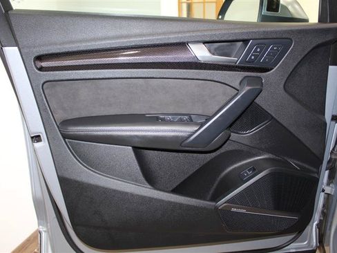 Used 2018 Audi SQ5 Premium Plus w/ Navigation Package AWD/4WD image 31