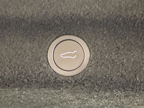 Used 2026 Tesla Model Y Long Range image 44