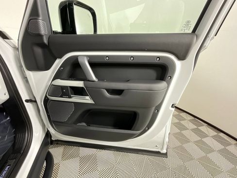 Certified 2024 Land Rover Defender 110 X-Dynamic SE image 20