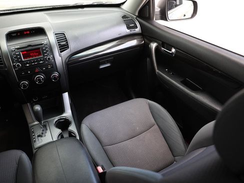 Used 2011 Kia Sorento 2WD image 22