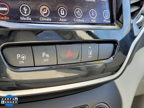 Used 2019 Jeep Cherokee Limited w/ Technology Group AWD/4WD image 29