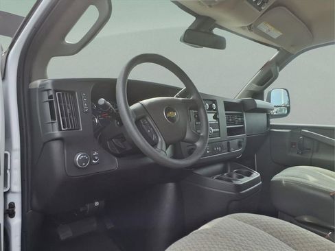 Used 2024 Chevrolet Express 3500 LT w/ LT Preferred Equipment Group RWD image 10