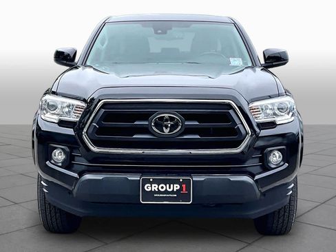 Certified 2022 Toyota Tacoma SR5 AWD/4WD image 4