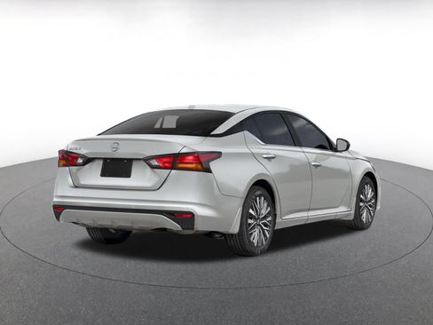 Used 2026 Nissan Altima 2.5 SV FWD image 2
