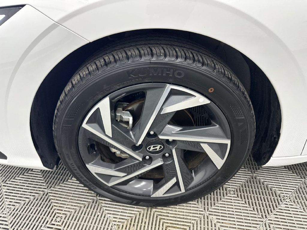 Certified 2025 Hyundai Elantra Sport FWD image 11