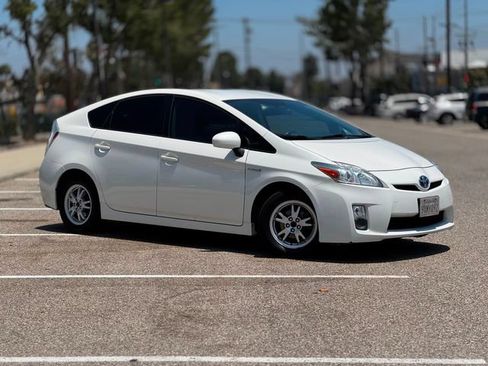 Used 2010 Toyota Prius FWD image 2