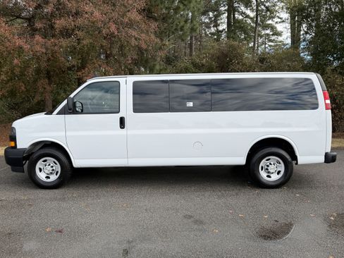 Used 2024 Chevrolet Express 3500 LS image 38