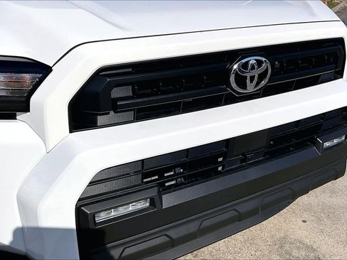 Used 2025 Toyota 4Runner SR5 image 28