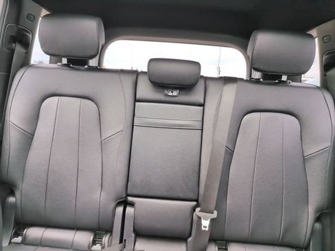 Used 2023 Mercedes-Benz GLB 250 4MATIC image 25