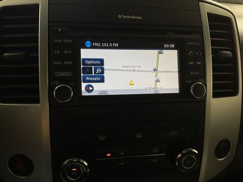 Used 2015 Nissan Xterra PRO-4X AWD/4WD image 4