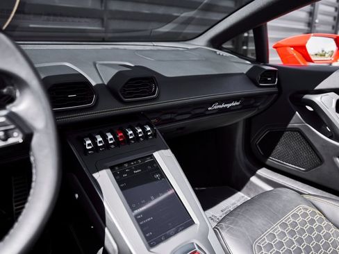 Used 2023 Lamborghini Huracan EVO RWD image 51