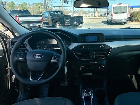 Used 2021 Ford Escape S image 3