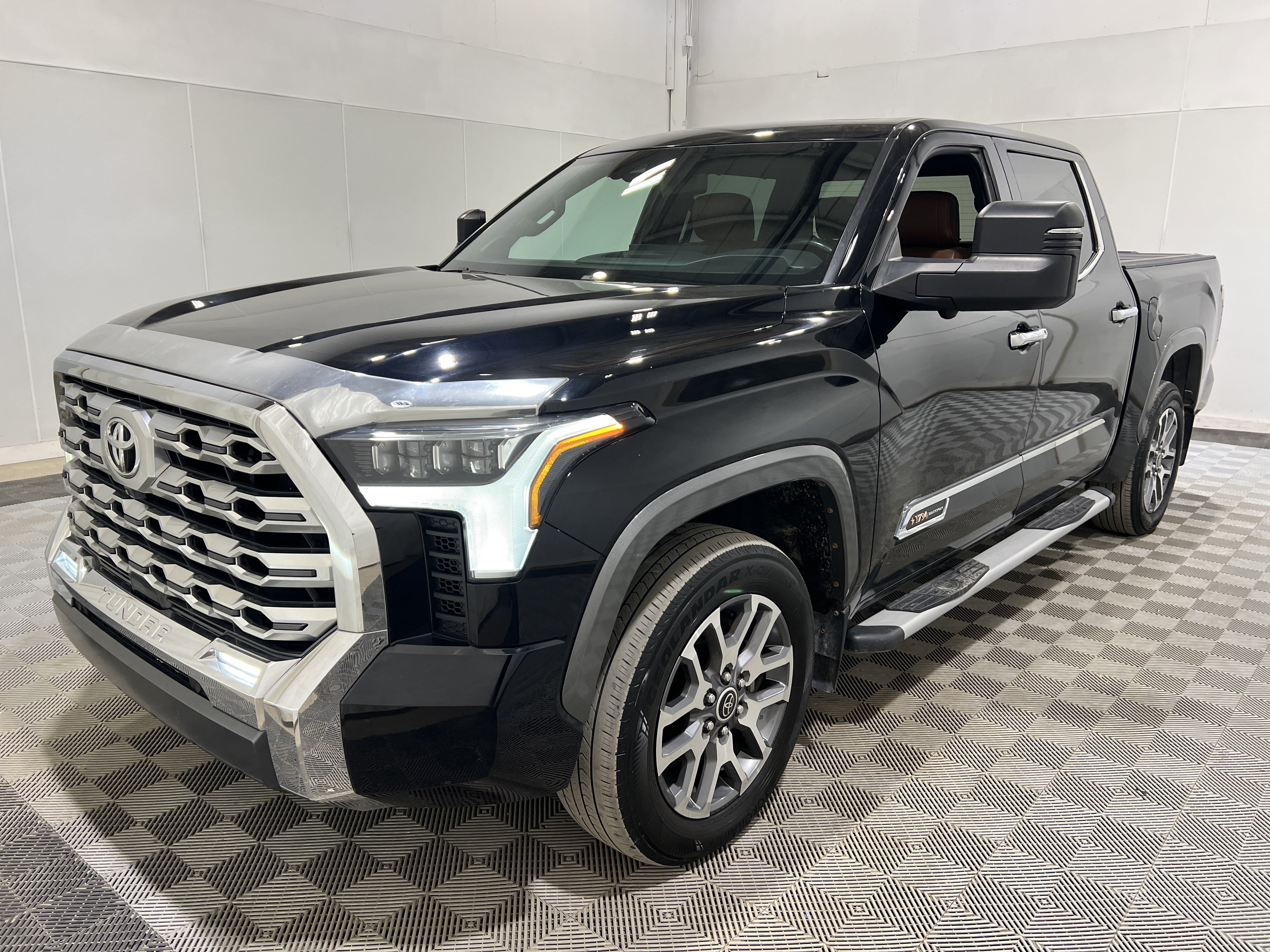 Used 2022 Toyota Tundra Platinum AWD/4WD image 1