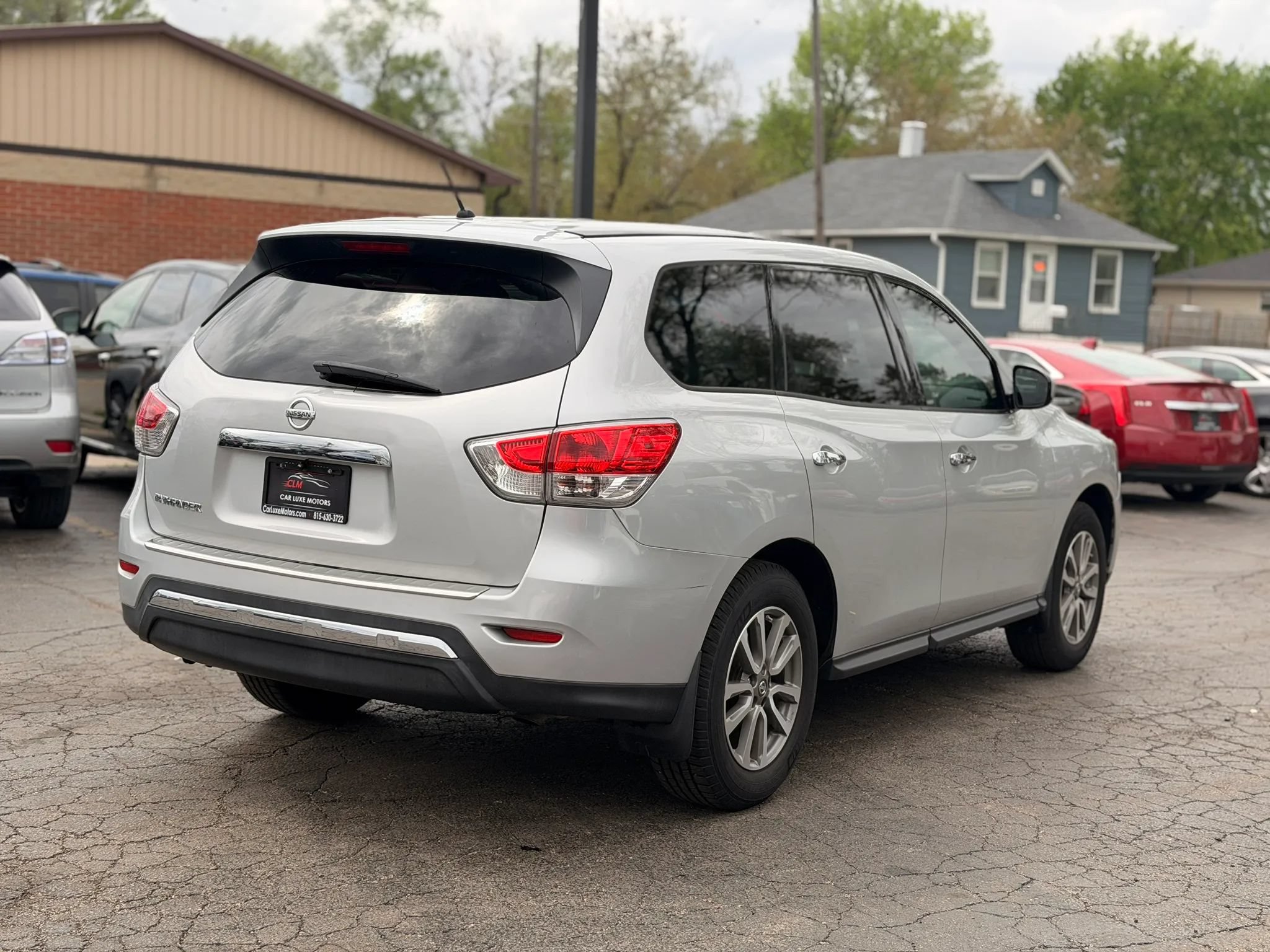 Used 2014 Nissan Pathfinder S FWD image 4