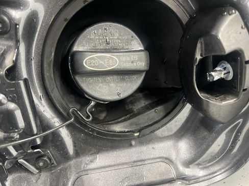 Used 2025 Toyota RAV4 XLE image 38