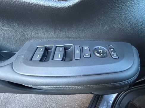 Used 2025 Honda HR-V LX image 21