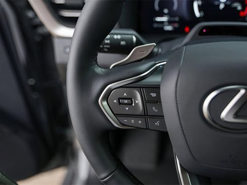 Used 2025 Lexus GX 550 w/ Accessory Package (2T) image 17