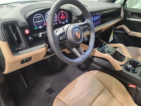 New 2026 Porsche Cayenne image 11
