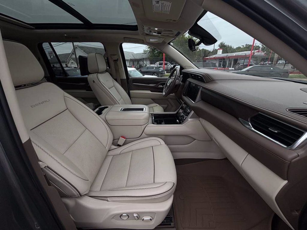 Used 2021 GMC Yukon XL Denali w/ Denali Ultimate Package AWD/4WD image 46