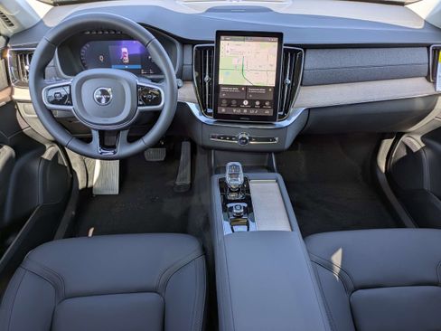 New 2026 Volvo XC90 T8 Plus w/ Protection Package Premier image 16