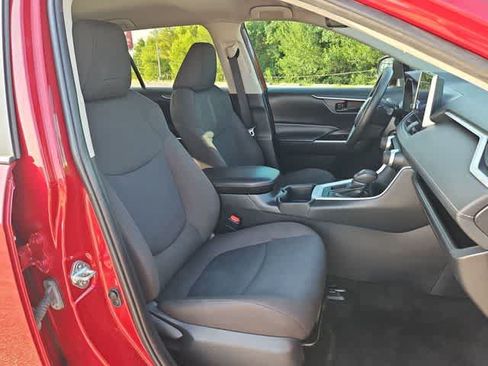 Used 2023 Toyota RAV4 LE FWD image 18