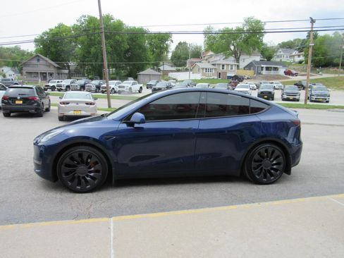 Used 2021 Tesla Model Y Performance AWD/4WD image 11