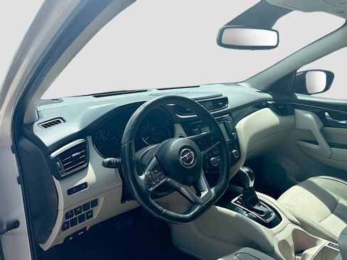 Used 2019 Nissan Rogue Sport SL w/ Premium Package FWD image 11