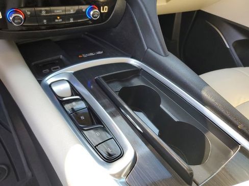 Used 2022 Buick Enclave Essence image 22