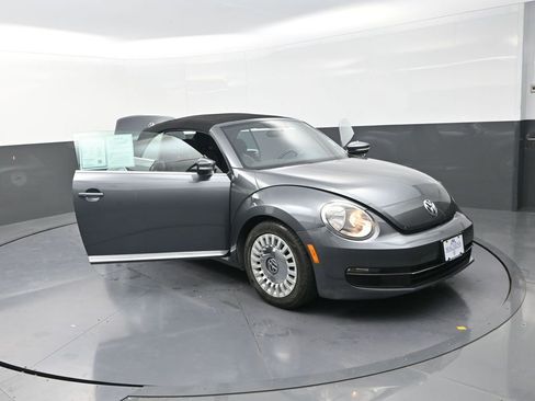 Used 2013 Volkswagen Beetle 2.5 image 29