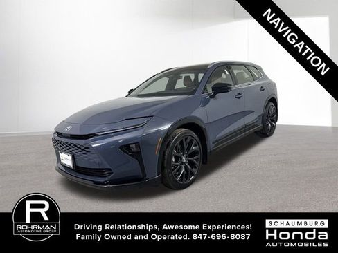 Used 2025 Toyota Crown Signia image 1