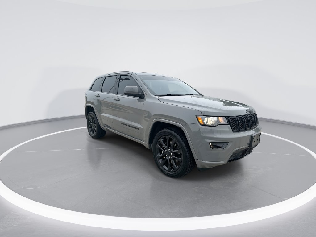 Used 2021 Jeep Grand Cherokee Laredo X AWD/4WD image 2