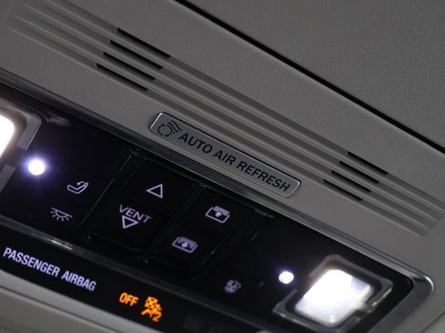 Used 2025 Lincoln Navigator L Reserve AWD/4WD image 40