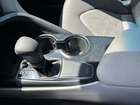 Used 2019 Toyota Camry LE w/ Carpet Mat Package FWD image 19