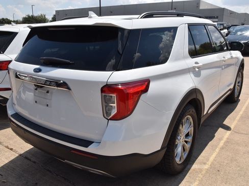 Used 2020 Ford Explorer XLT w/ Equipment Group 202A RWD image 5