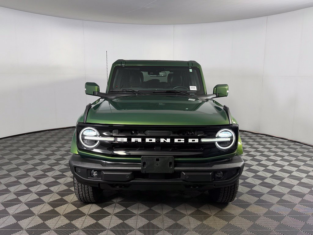 Used 2025 Ford Bronco Outer Banks AWD/4WD image 2