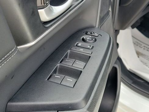 Used 2019 Honda CR-V EX-L image 17