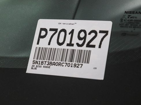 Used 2024 Nissan Rogue SV image 27