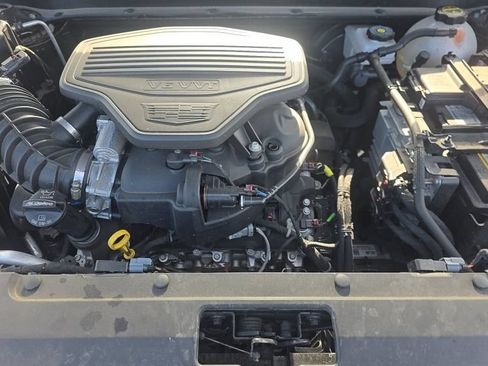 Used 2024 Cadillac XT6 Sport w/ LPO, Floor Liner Package AWD/4WD image 8