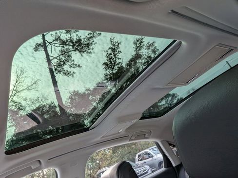 Used 2023 Audi A8 L 3.0T image 31