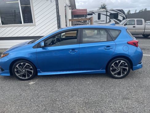 Used 2017 Toyota Corolla iM w/ All-Weather Mat Package FWD image 1