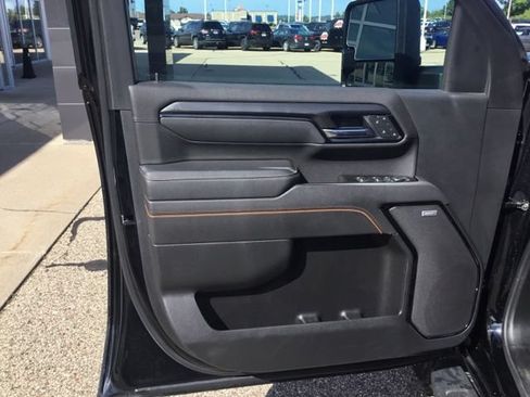 Used 2025 GMC Sierra 3500 AT4 w/ AT4 Premium Plus Package AWD/4WD image 20