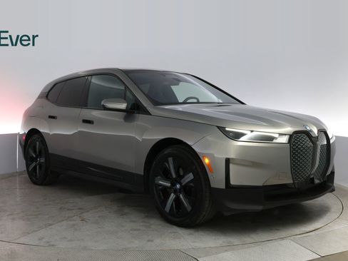 Used 2022 BMW iX xDrive50 w/ Convenience Package AWD/4WD image 13