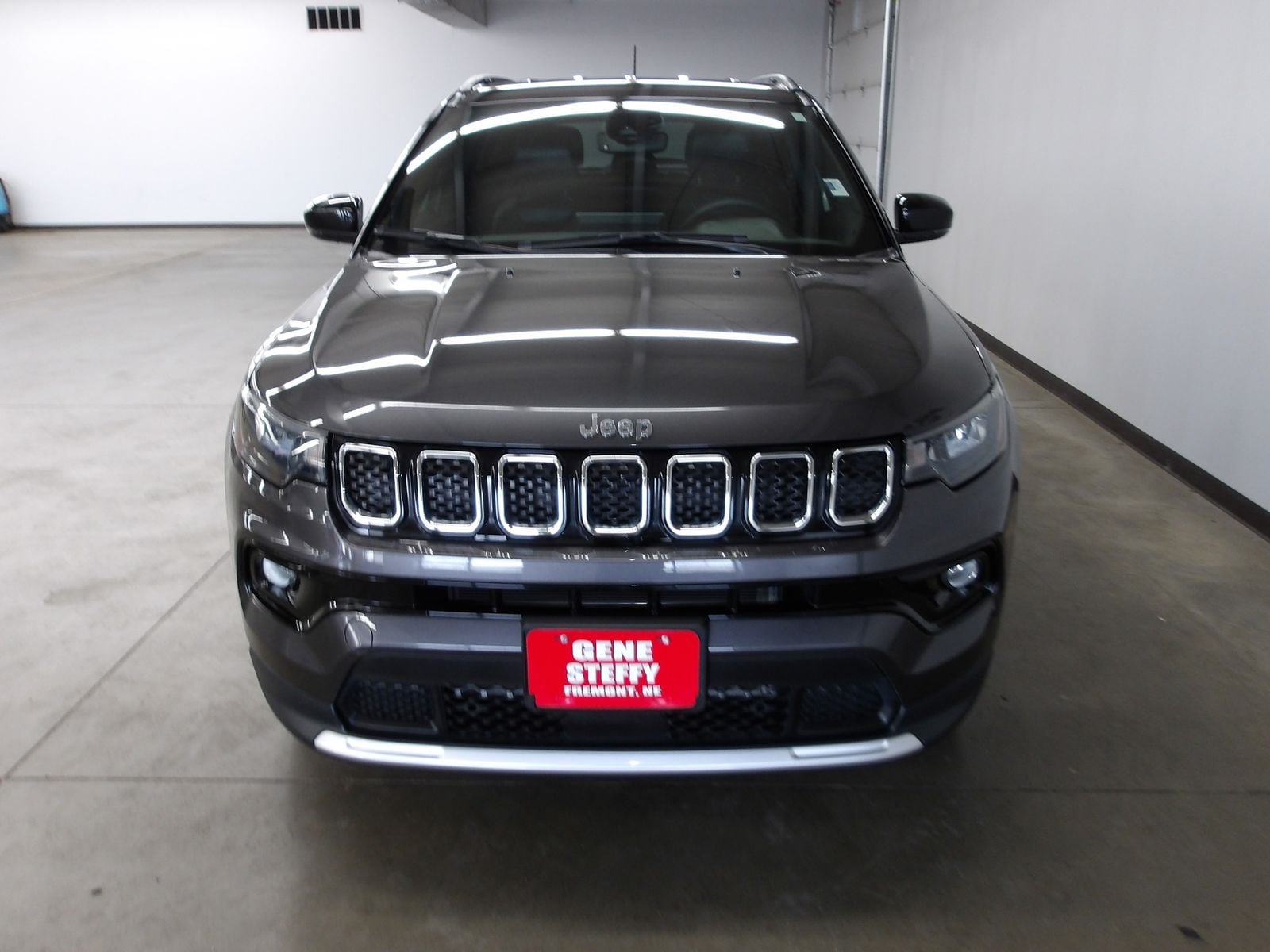 Used 2023 Jeep Compass Limited AWD/4WD image 4