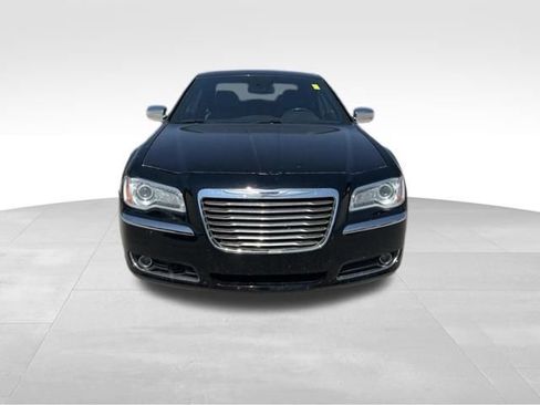 Used 2012 Chrysler 300 C w/ 19-Premium Speaker Group RWD image 2