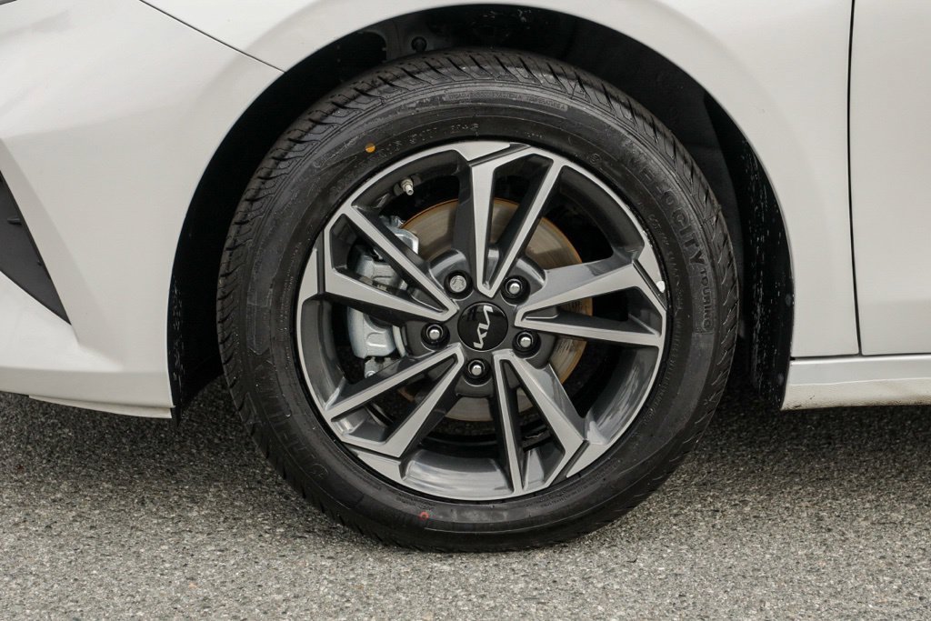 Used 2024 Kia Forte LXS FWD image 12
