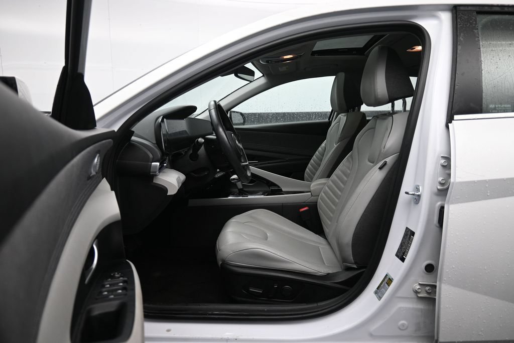 Used 2024 Hyundai Elantra Limited FWD image 23