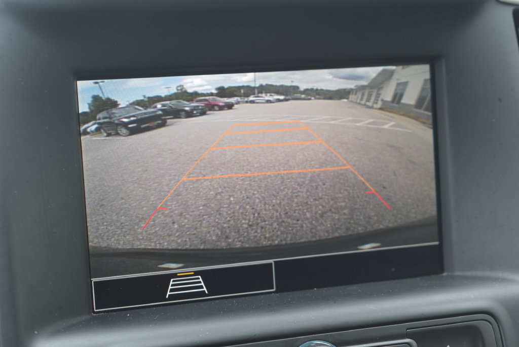 Used 2024 GMC Terrain SLE AWD/4WD image 16