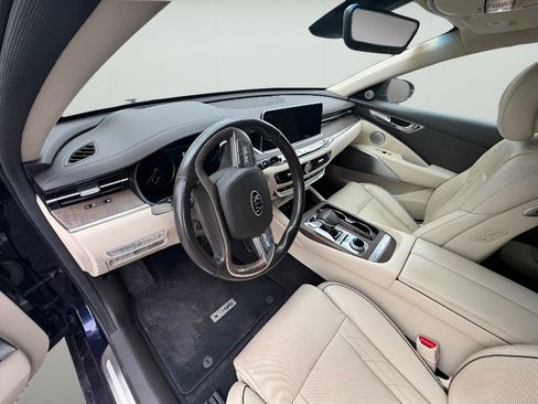 Used 2019 Kia K900 Luxury image 8